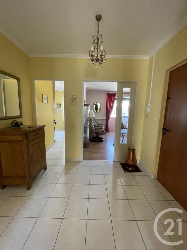 Afficher la photo en grand Appartement F6 à vendre - 6 pièces - 101.0 m2 - ST QUENTIN - 02 - PICARDIE - Century 21 Faubourg D'Isle