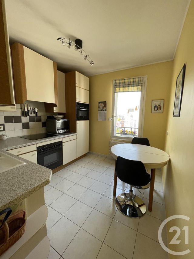 Afficher la photo en grand Appartement F6 à vendre - 6 pièces - 101.0 m2 - ST QUENTIN - 02 - PICARDIE - Century 21 Faubourg D'Isle
