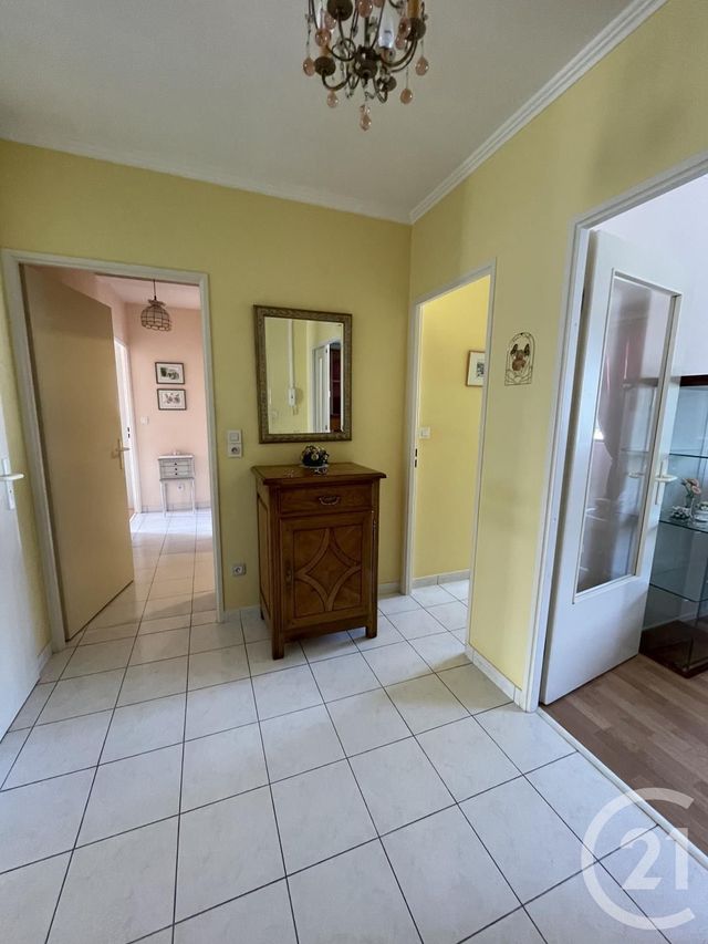 Afficher la photo en grand Appartement F6 à vendre - 6 pièces - 101.0 m2 - ST QUENTIN - 02 - PICARDIE - Century 21 Faubourg D'Isle
