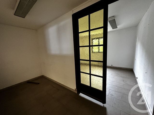 Afficher la photo en grand parking à louer - 350.0 m2 - ROUVROY - 02 - PICARDIE - Century 21 Faubourg D'Isle