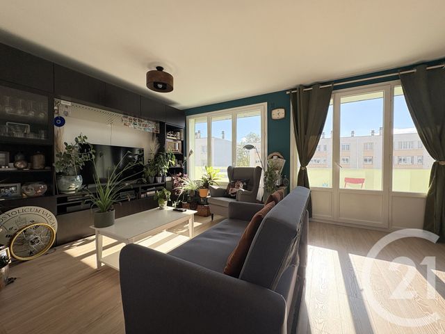 Afficher la photo en grand Appartement T3 à vendre - 3 pièces - 65.32 m2 - ST QUENTIN - 02 - PICARDIE - Century 21 Faubourg D'Isle