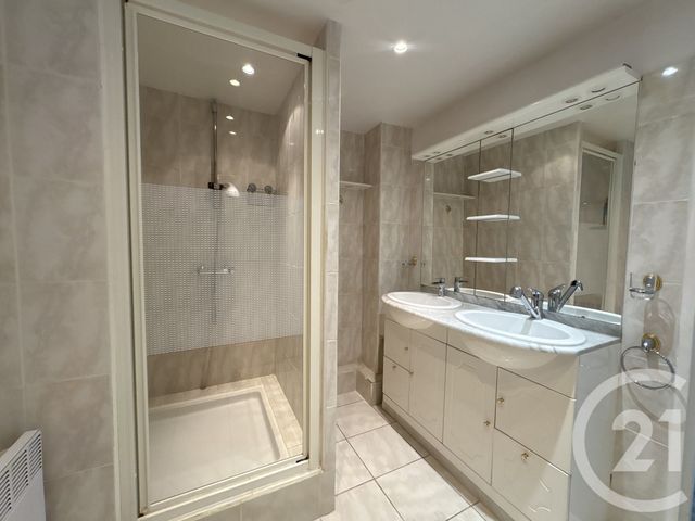 Appartement T3 à louer - 3 pièces - 81.0 m2 - ST QUENTIN - 02 - PICARDIE - Century 21 Faubourg D'Isle