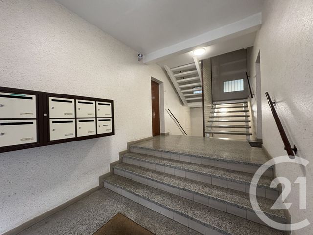 Appartement T3 à louer - 3 pièces - 81.0 m2 - ST QUENTIN - 02 - PICARDIE - Century 21 Faubourg D'Isle
