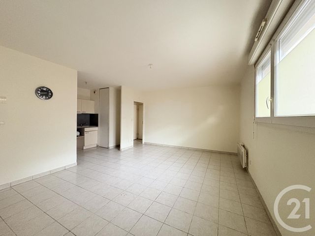 Afficher la photo en grand Appartement T2 à louer - 2 pièces - 50.5 m2 - ST QUENTIN - 02 - PICARDIE - Century 21 Faubourg D'Isle