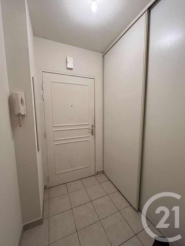 Afficher la photo en grand Appartement T2 à louer - 2 pièces - 50.5 m2 - ST QUENTIN - 02 - PICARDIE - Century 21 Faubourg D'Isle