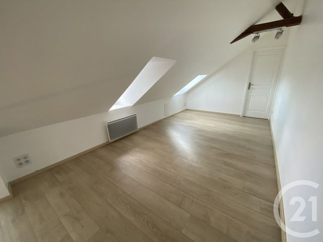 Appartement F3 à louer - 3 pièces - 80.28 m2 - ST QUENTIN - 02 - PICARDIE - Century 21 Faubourg D'Isle