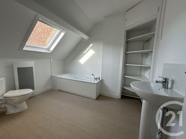 Appartement Duplex à louer - 6 pièces - 115.0 m2 - ST QUENTIN - 02 - PICARDIE - Century 21 Faubourg D'Isle