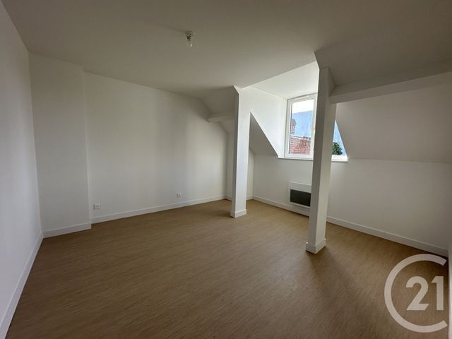 Appartement Duplex à louer - 6 pièces - 115.0 m2 - ST QUENTIN - 02 - PICARDIE - Century 21 Faubourg D'Isle