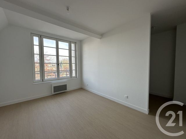 Appartement Duplex à louer - 6 pièces - 115.0 m2 - ST QUENTIN - 02 - PICARDIE - Century 21 Faubourg D'Isle