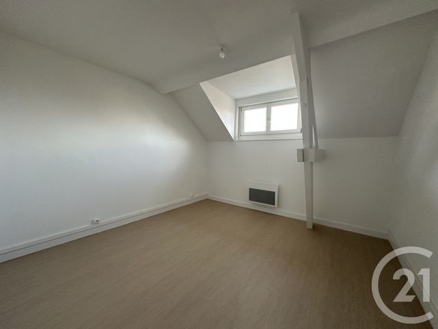 Appartement Duplex à louer - 6 pièces - 115.0 m2 - ST QUENTIN - 02 - PICARDIE - Century 21 Faubourg D'Isle