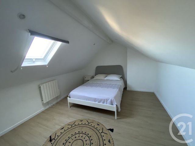 Appartement Duplex à louer - 2 pièces - 33.0 m2 - ST QUENTIN - 02 - PICARDIE - Century 21 Faubourg D'Isle