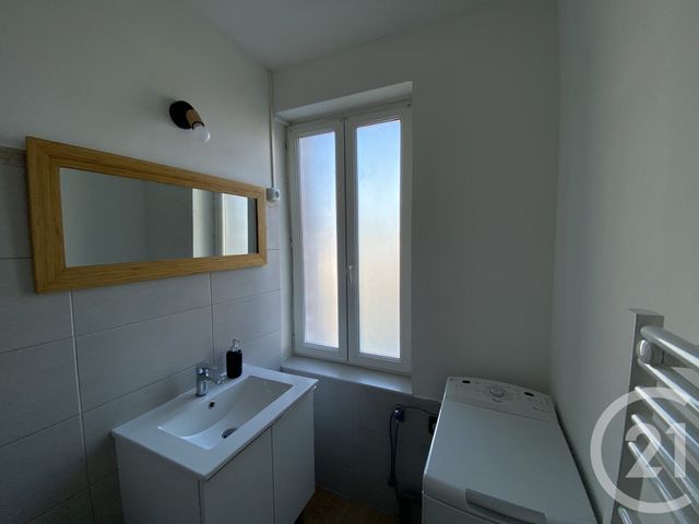 Appartement Duplex à louer - 2 pièces - 33.0 m2 - ST QUENTIN - 02 - PICARDIE - Century 21 Faubourg D'Isle