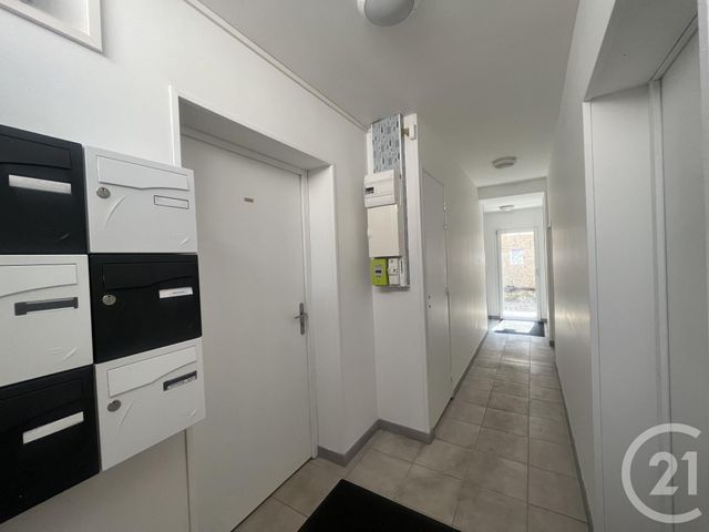 Appartement Studio à louer - 1 pièce - 24.0 m2 - ST QUENTIN - 02 - PICARDIE - Century 21 Faubourg D'Isle