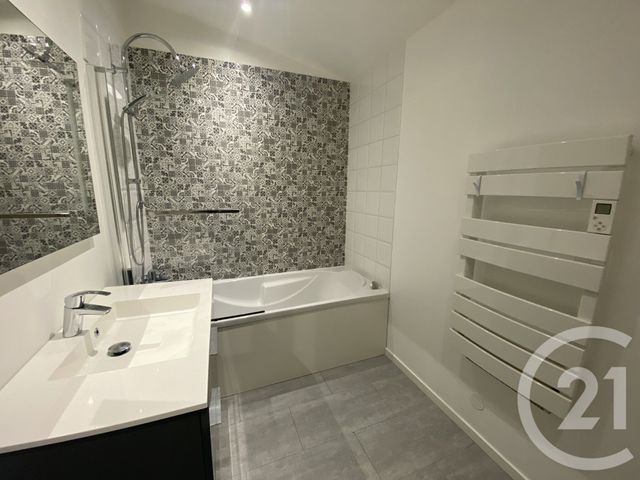 Appartement F1 à louer - 2 pièces - 61.36 m2 - ST QUENTIN - 02 - PICARDIE - Century 21 Faubourg D'Isle