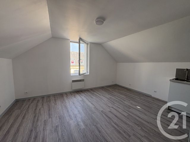 Appartement Studio à louer ST QUENTIN