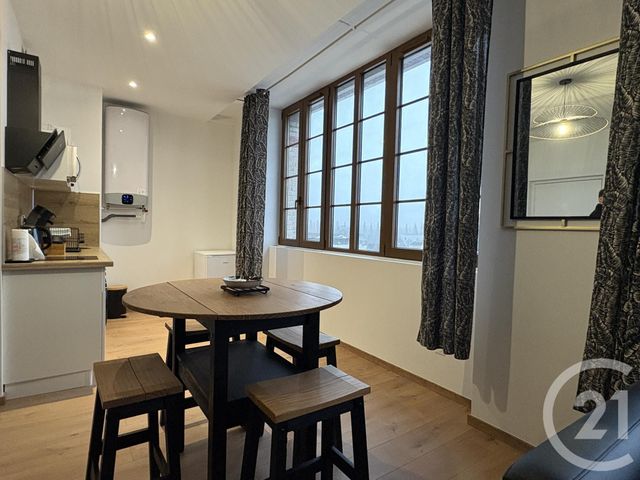 Appartement Studio à louer - 2 pièces - 40.0 m2 - ST QUENTIN - 02 - PICARDIE - Century 21 Faubourg D'Isle