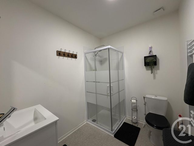 Appartement Studio à louer - 2 pièces - 40.0 m2 - ST QUENTIN - 02 - PICARDIE - Century 21 Faubourg D'Isle